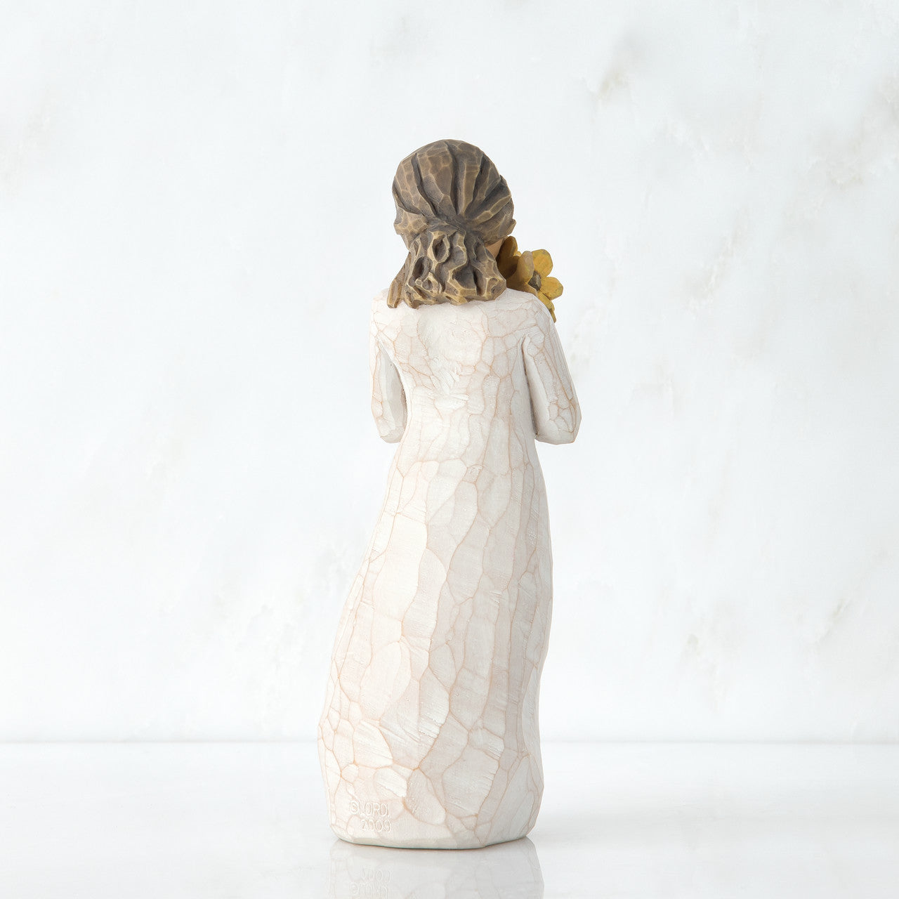 WARM EMBRACE FIGURINE